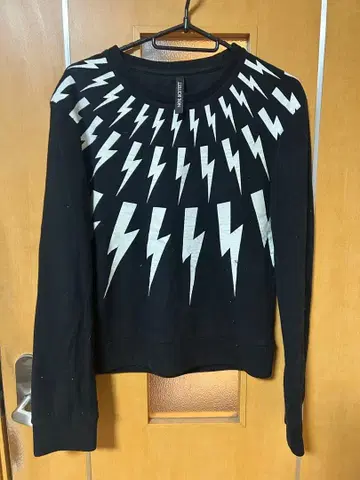 Neil Barrett 번개 그래픽 맨투맨 XS