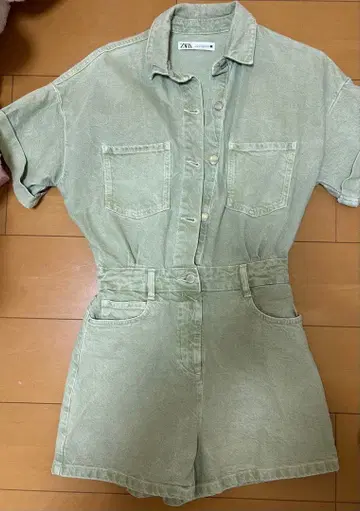 ZARA 라이트 그린 숏 올인원