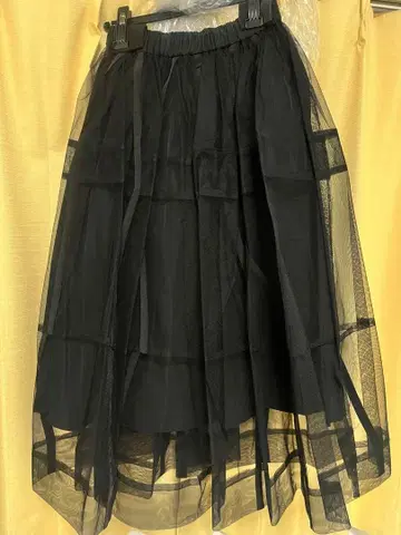 LINKABLE 링커블 절개 샤샤 스커트