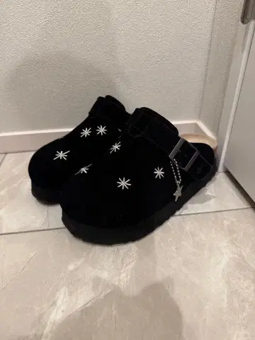 OTZ [오치x로파 서울] 토피 스웨이드 크로그 FLOTFA3W49