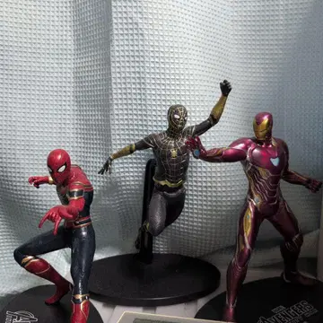 아이언맨 스파이더맨 피규어