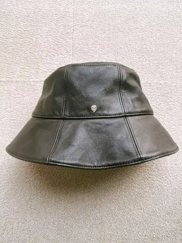 타키자와 마키코 소개 헬렌 카민스키 가죽 버킷햇 블랙