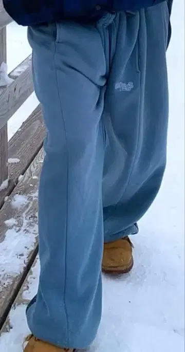 라이트 블루 스트레이트 레그 배색 데님