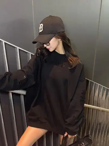 Darich 데미지 맨투맨 풀오버