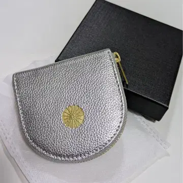 [정품] 새상품 황궁 천연 가죽 국화 문양 말발굽형 코인 케이스 실버 은