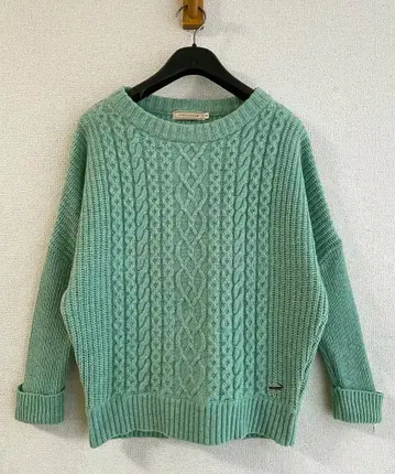 크로커다일 CROCODILE 깔끔한 색감의 케이블 니트 풀오버