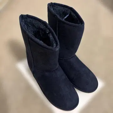 네이비 스웨이드 느낌 숏 어그 부츠 미사용품