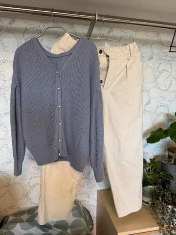 연보라 가디건 그린 컬러 스웨터 연한 블루 니트 아이보리 팬츠 총 4세트