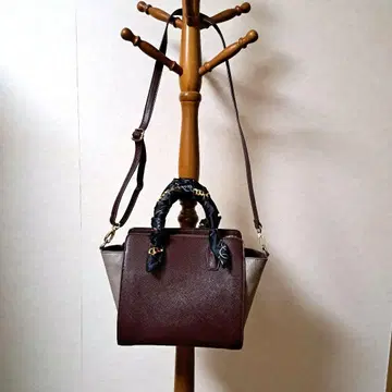 보르도 스카프 포함 숄더백