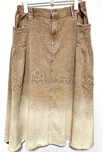 PERSONS 그라데이션 플라워 패치 데님 스커트 베이지 3L 완판템