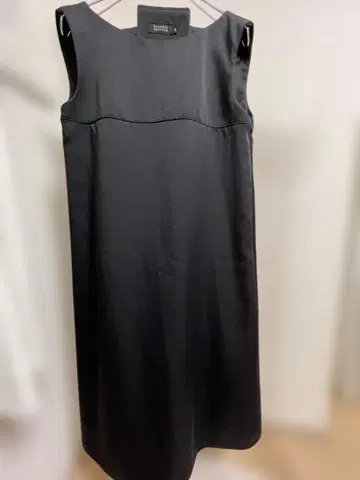 블랙 슬리브리스 롱 원피스 BARNEYS NEW YORK