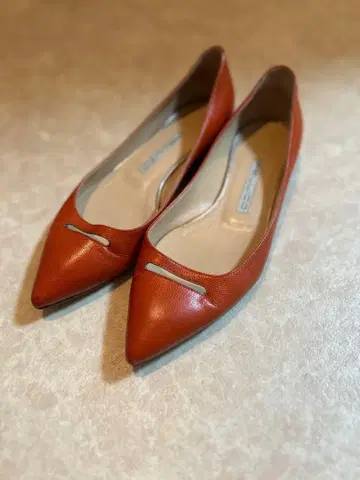 펠리코 35.5 23cm 오렌지 가죽 스틸레토 펌프스