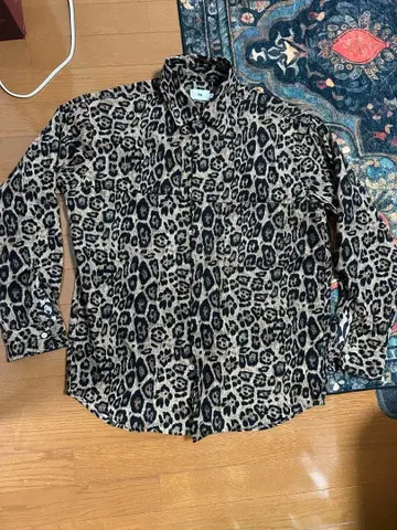 FTW 레오파드 무늬 긴팔 셔츠 L 사이즈