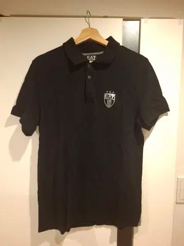 EA7 블랙 피케 셔츠