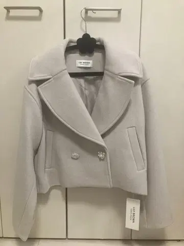 [택 포함 새상품] 릴리 브라운 비쥬 더블 숏코트 아이보리