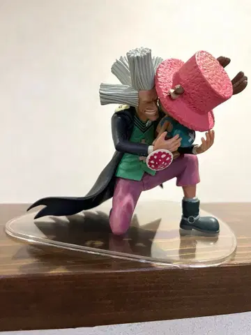 원피스 피규어 토니토니 초파와 닥터 히루루크