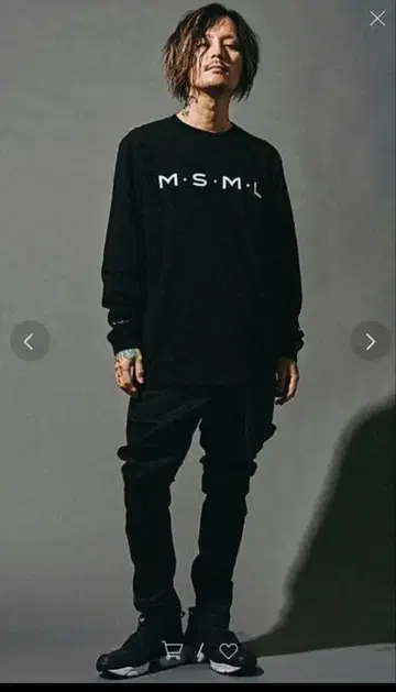 M.S.M.L. 블랙 롱 슬리브 T셔츠