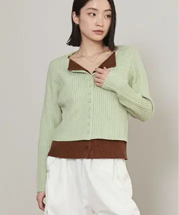 레이어드 스타일 배색 니트 가디건 라이트 그린 브라운