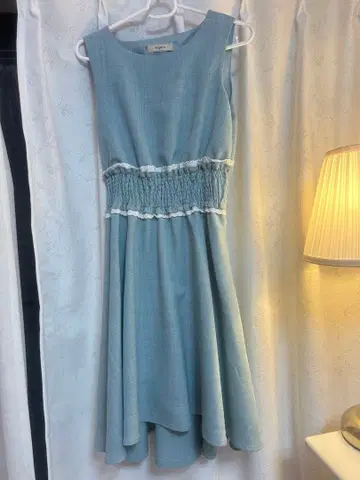 스카이블루 슬리브리스 원피스 S titty&co