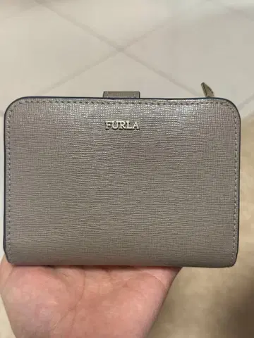 FURLA 그레이 접이식 지갑