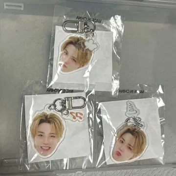 TREASURE 도영 얼굴 아크릴 키링