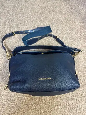 MICHAEL KORS 네이비 숄더백