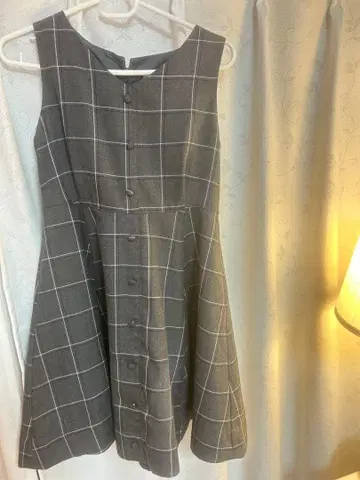 그레이 체크 무늬 슬리브리스 원피스 F