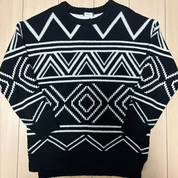 크루넥 스웨터 M 사이즈