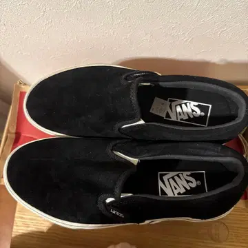 VANS 블랙 스웨이드 슬립온