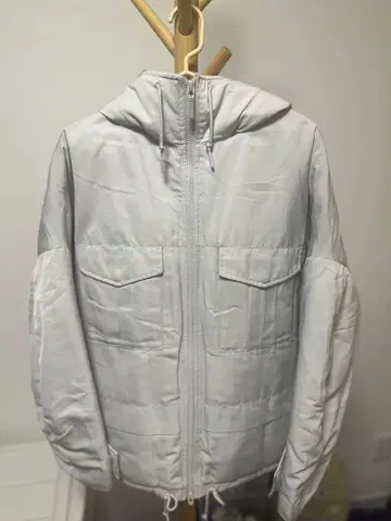 유니클로 White Mountaineering 후드 부착 다운 자켓 M