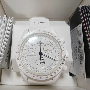 가격 인하! 미사용 새상품! 영수증 있음 문스와치 스누피 화이트 모델