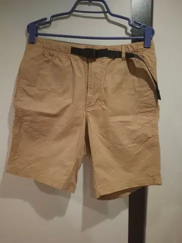 베이지 숏팬츠 조정 가능 벨트 포함