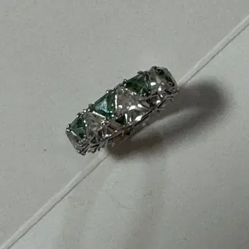 [ 하자 있음 ] 스와로브스키 Ortyx 반지 트라이앵글 컷