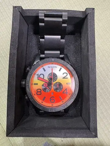 NIXON 크로노그래프 손목시계 오렌지/블랙