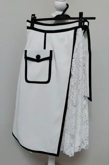 Adonisis 화이트 레이스 스커트