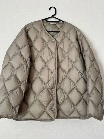 유니클로 베이지 카키 퀼팅 다운 자켓