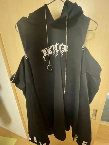 REFLEM 블랙 후드 부착 트레이닝복