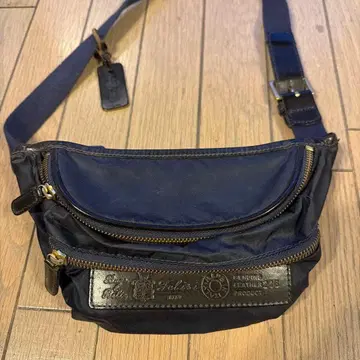 Felisi 바디백 네이비