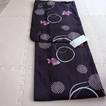 유카타 보라색 금붕어 패턴