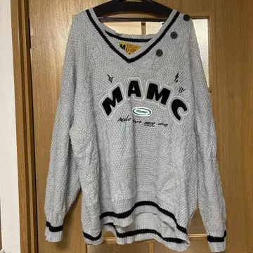 MAMC 그레이 V넥 니트