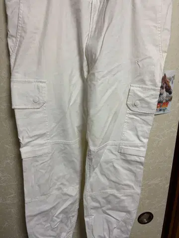 BEAMS+ 화이트 카고 팬츠