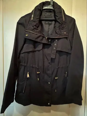 [ ZARA BASIC ] 후드 부착 블랙 점퍼