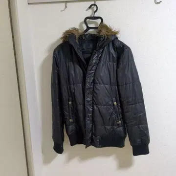 PPFM 블랙 후드 부착 다운 자켓