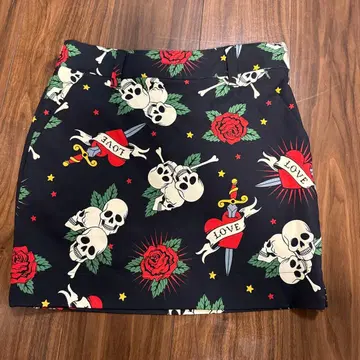 라우드마우스 여성용 스커트 스컬과 장미 M