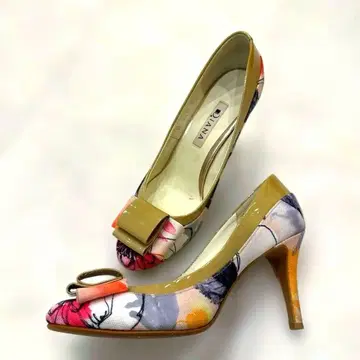 DIANA 꽃무늬 오픈토 하이힐