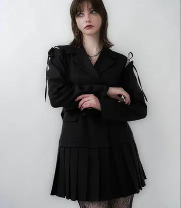 HARE 자켓 라이크 플리츠 미니 원피스