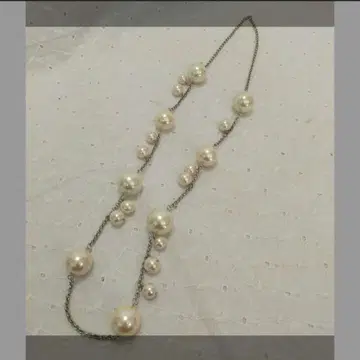 흔들리는 키스카 펄 목걸이 9