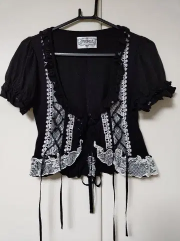 FRILL 블랙 프릴 반팔 상의