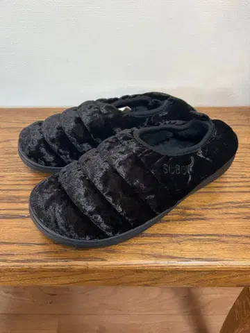 새상품, 미사용] SUBU / BLACK 블랙 벨벳 샌들 스브