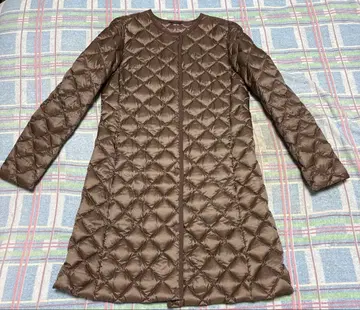 유니클로 세미롱 울트라 라이트 다운 사이즈 L 수납 봉투 포함